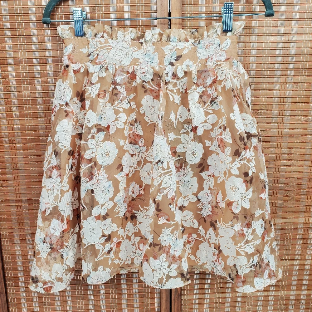 ♧ En Saison Pleated Floral A-line Mini Skirt Tan and Cream Size Small NWT